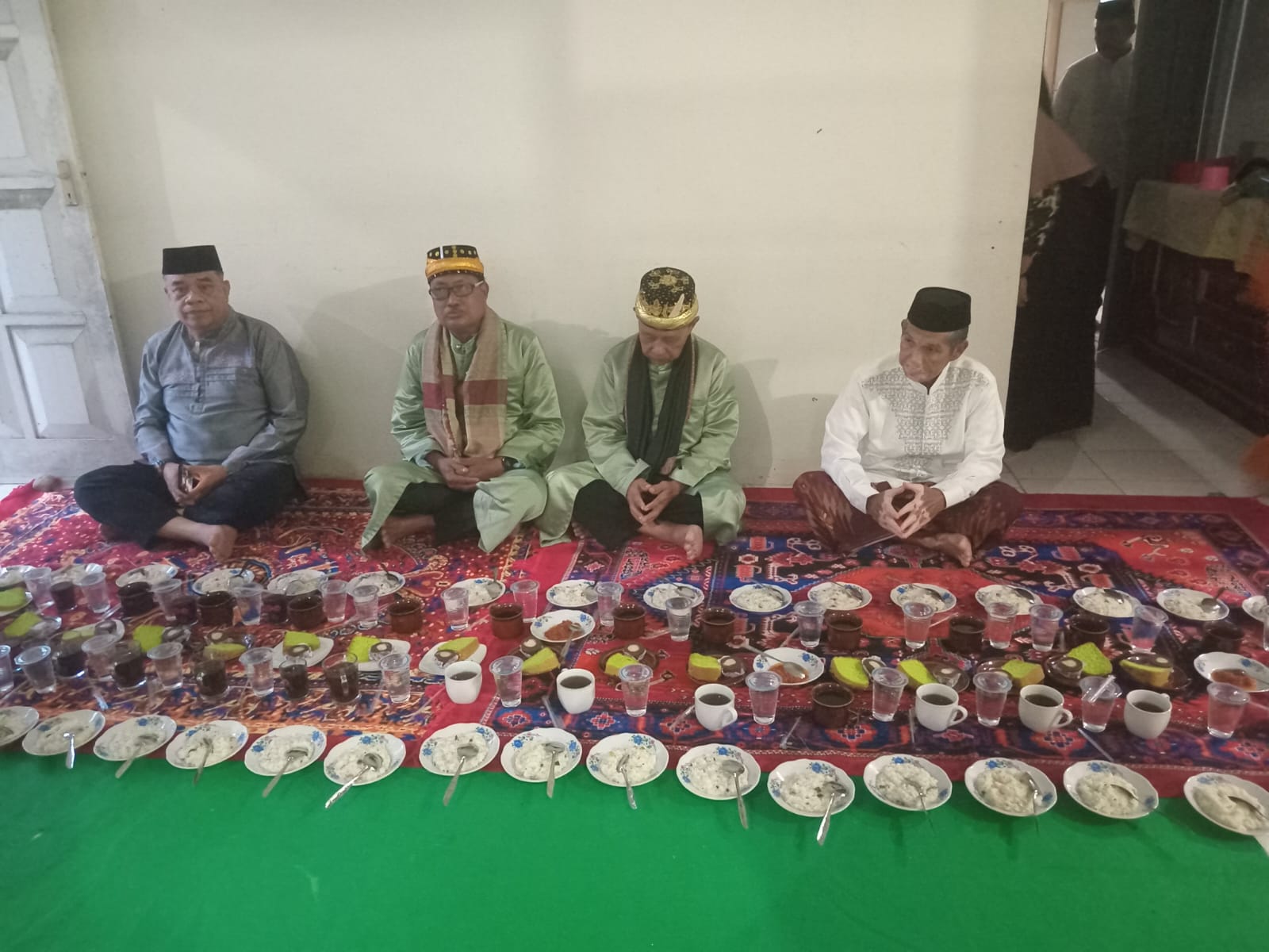 Sinergi dan Tradisi: Ketua MUI Kabupaten Gorontalo Bersama Pimpinan OPD dan Pemangku Adat Menanti Buka Puasa Bersama